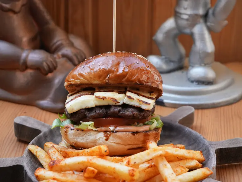 Hellim Burger